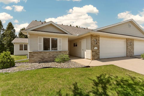 Townhouse For Sale - 612 15 1/2 Avenue<br/> Kasson, MN 55944