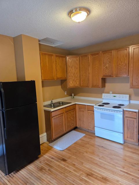 Multifamily For Sale - 3761-3763 W Broadway Avenue<br/> Robbinsdale, MN 55422
