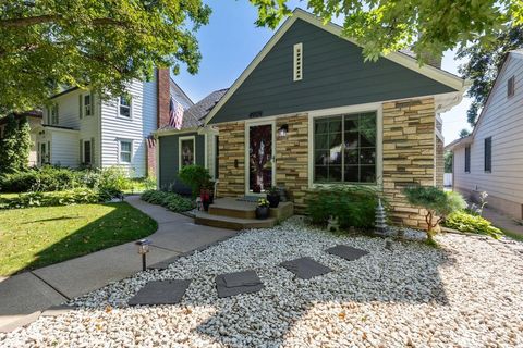 Homes For Sale - 4909 Drew Avenue<br/> Hennepin County, Minneapolis, MN 55410