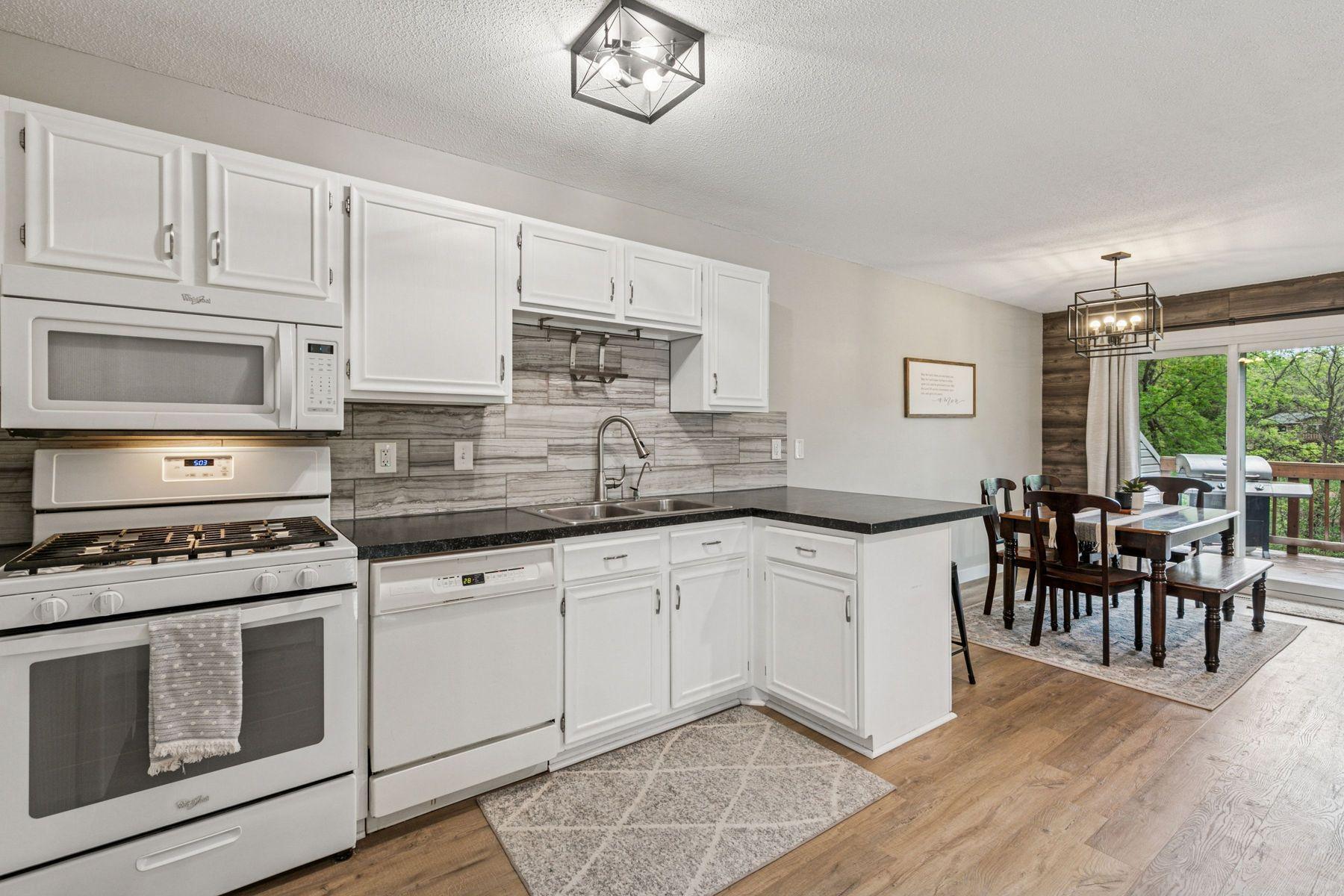 2313 E 122nd Street, Burnsville, Minnesota image 10