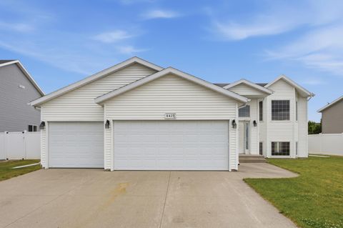 Homes For Sale - 4419 48th Street<br/> Fargo, ND 58104