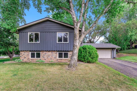Homes For Sale - 13121 Upton Avenue<br/> Burnsville, MN 55337