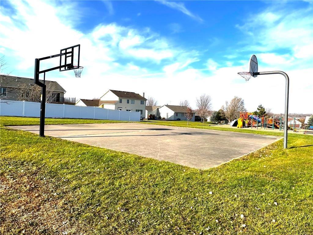 100 Rolling Hills Drive, Elgin, Minnesota image 9