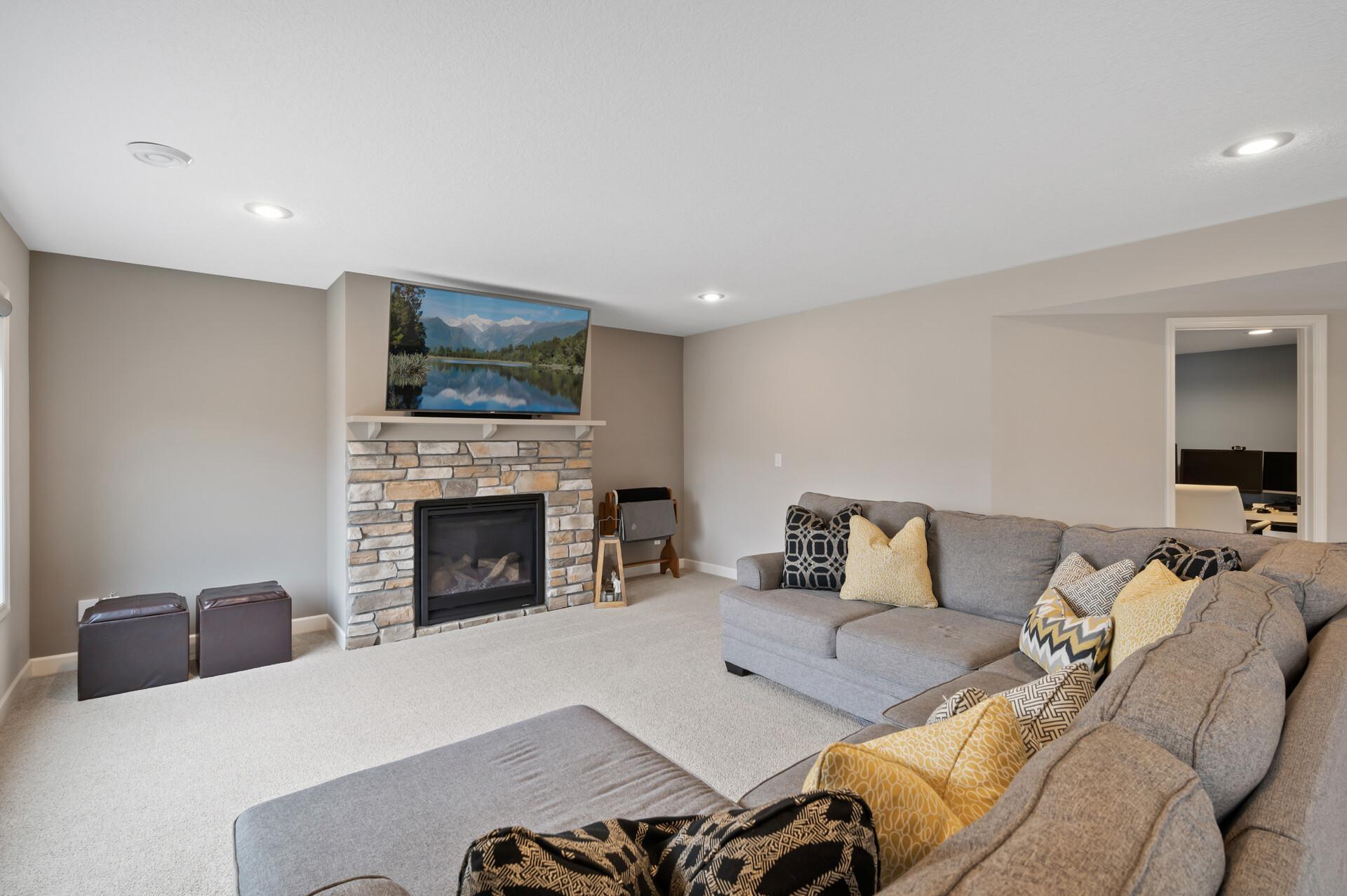18199 Icon Court, Lakeville, Minnesota image 34