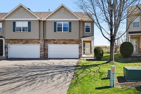 Townhouse For Sale - 1737 Philipp Drive<br/> Shakopee, MN 55379
