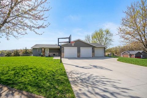 Homes For Sale - 101 Meadow Lane<br/> New London, MN 56273