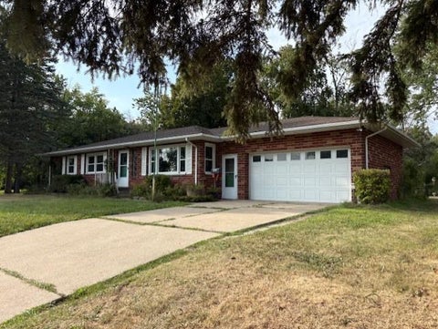 Homes For Sale - 1445 Floral Drive<br/> Arden Hills, MN 55112