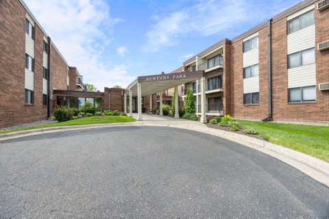 Condo For Sale - 4 Pine Tree Drive<br/> Saint Paul, MN 55112