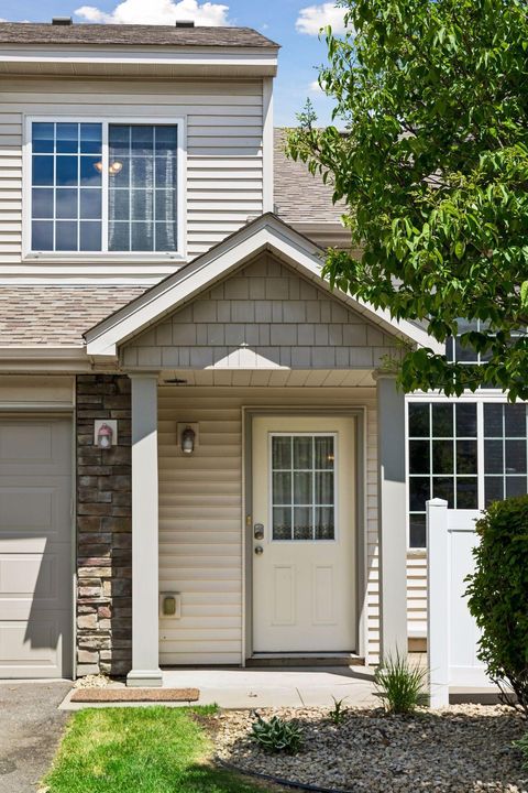 Townhouse For Sale - 6420 Lakota Trail<br/> Circle Pines, MN 55014