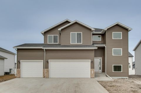 Homes For Sale - 5816 James Drive<br/> Cass County, West Fargo, ND 58078