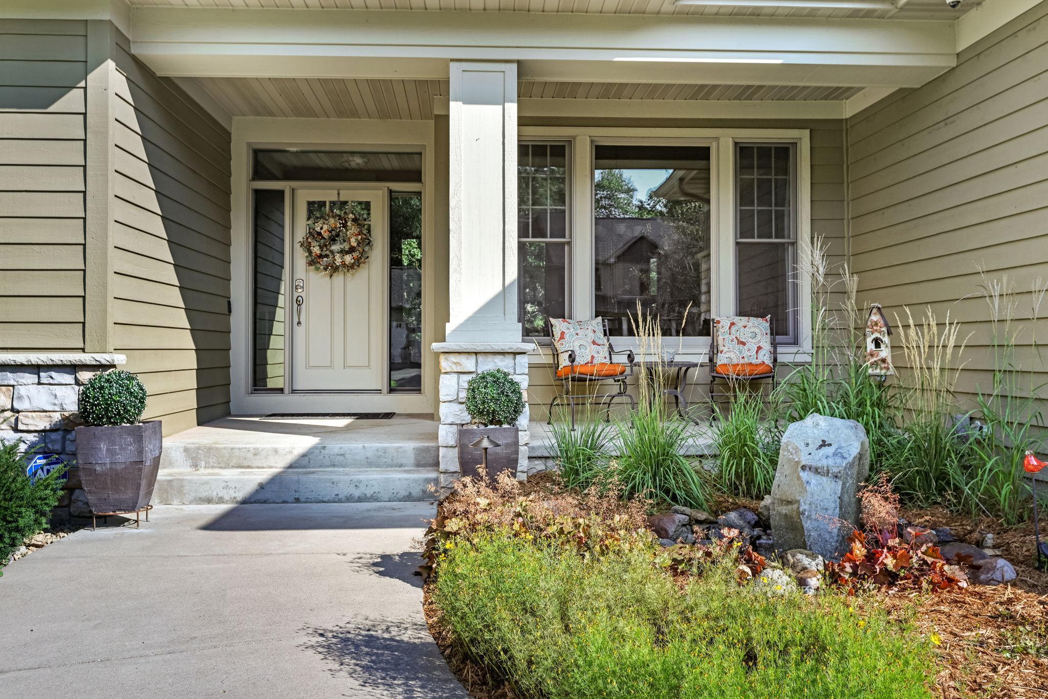 947 Wild Rose Court, Eagan, Minnesota image 5