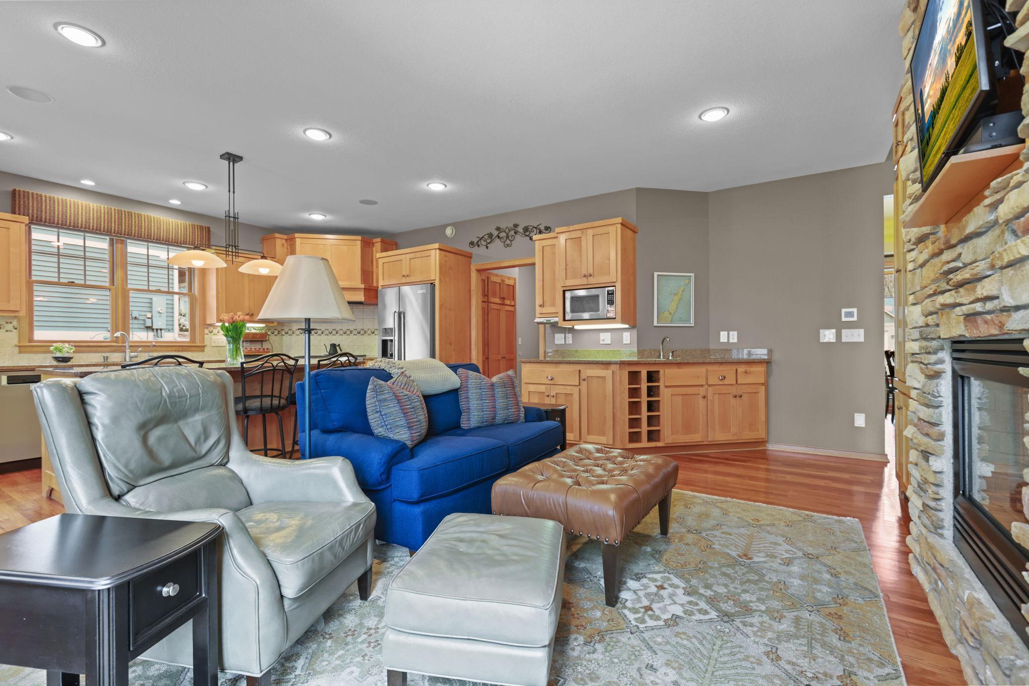 947 Wild Rose Court, Eagan, Minnesota image 16
