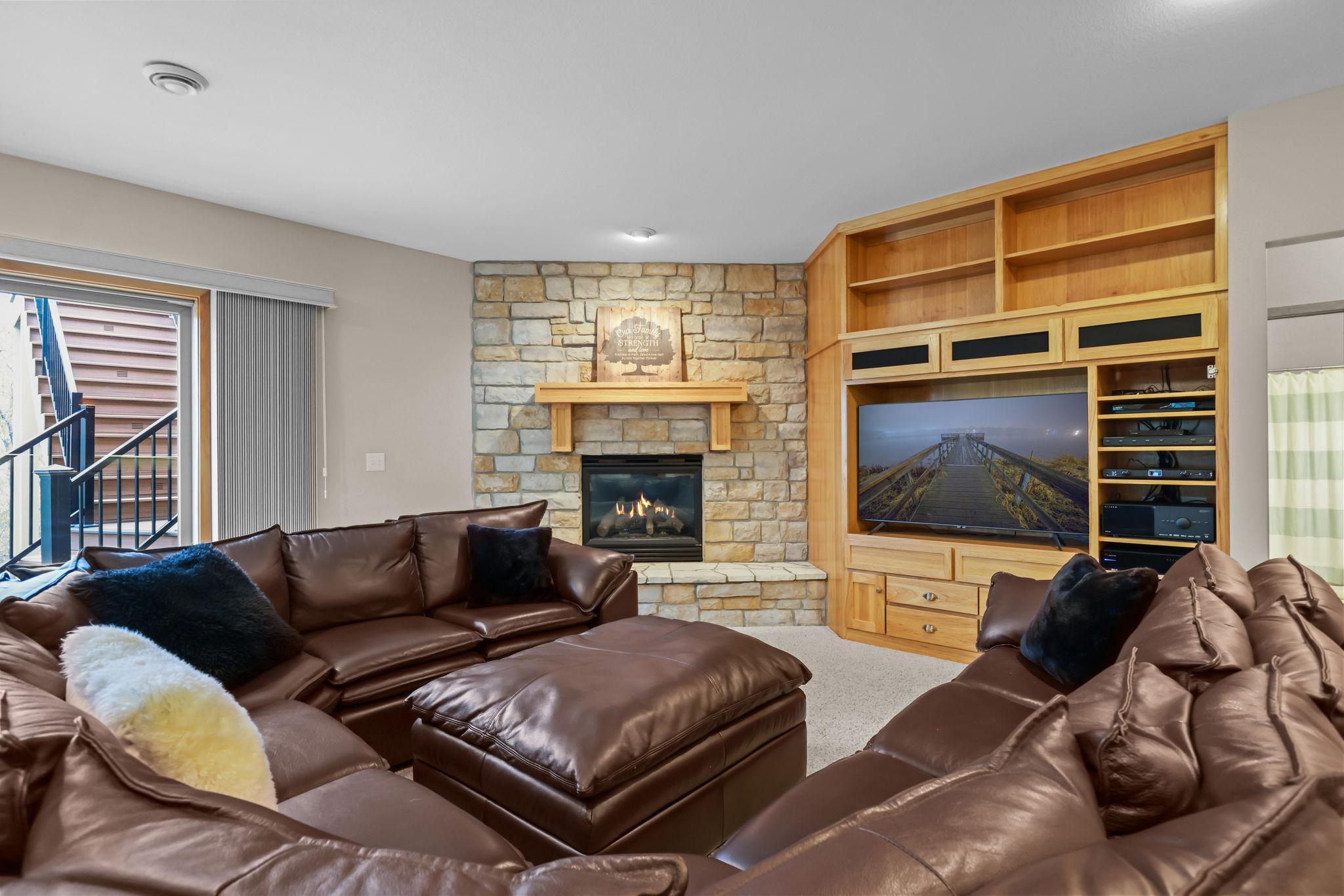 947 Wild Rose Court, Eagan, Minnesota image 40