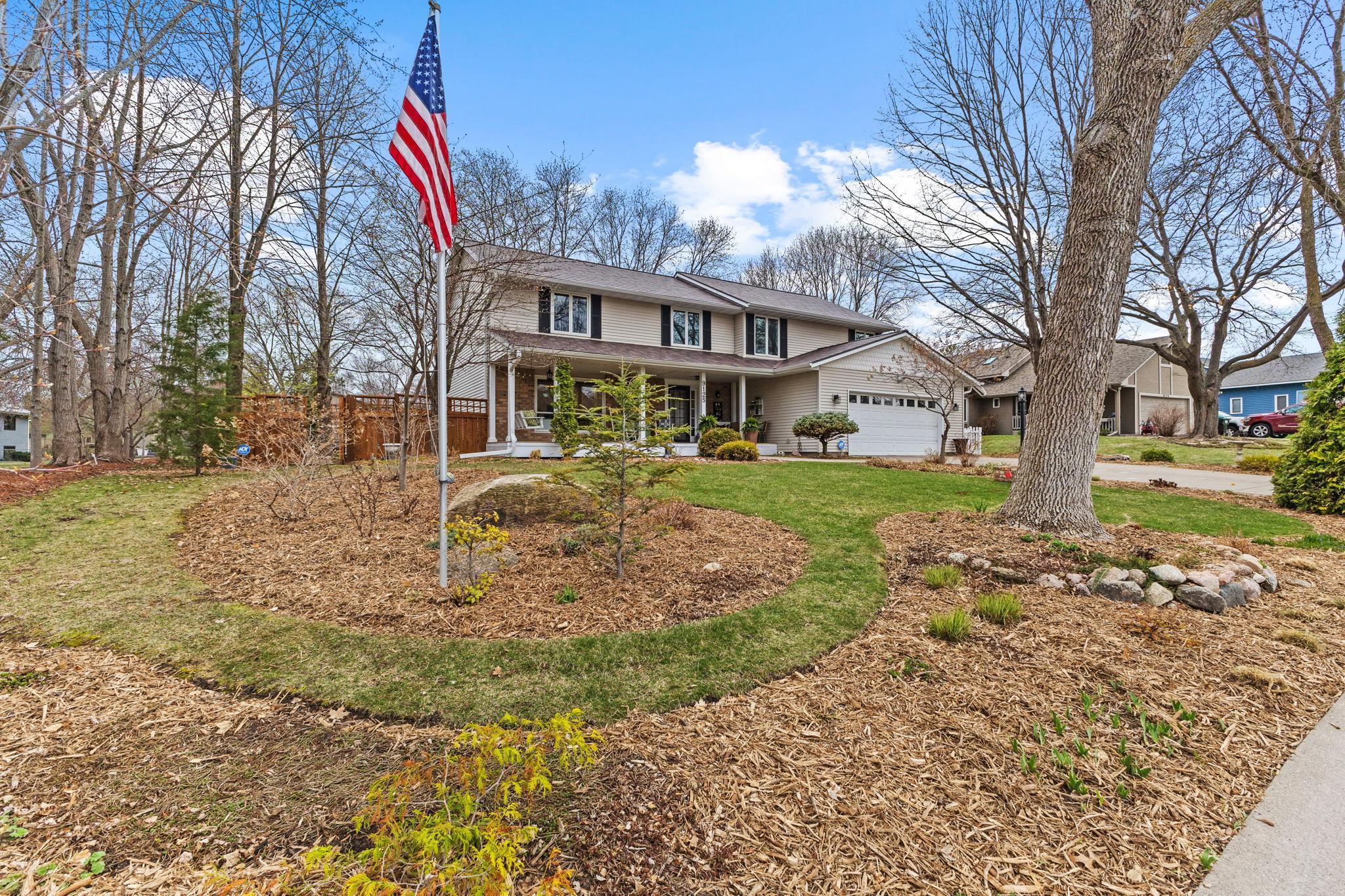 9125 Kingsview Lane, Maple Grove, Minnesota image 2