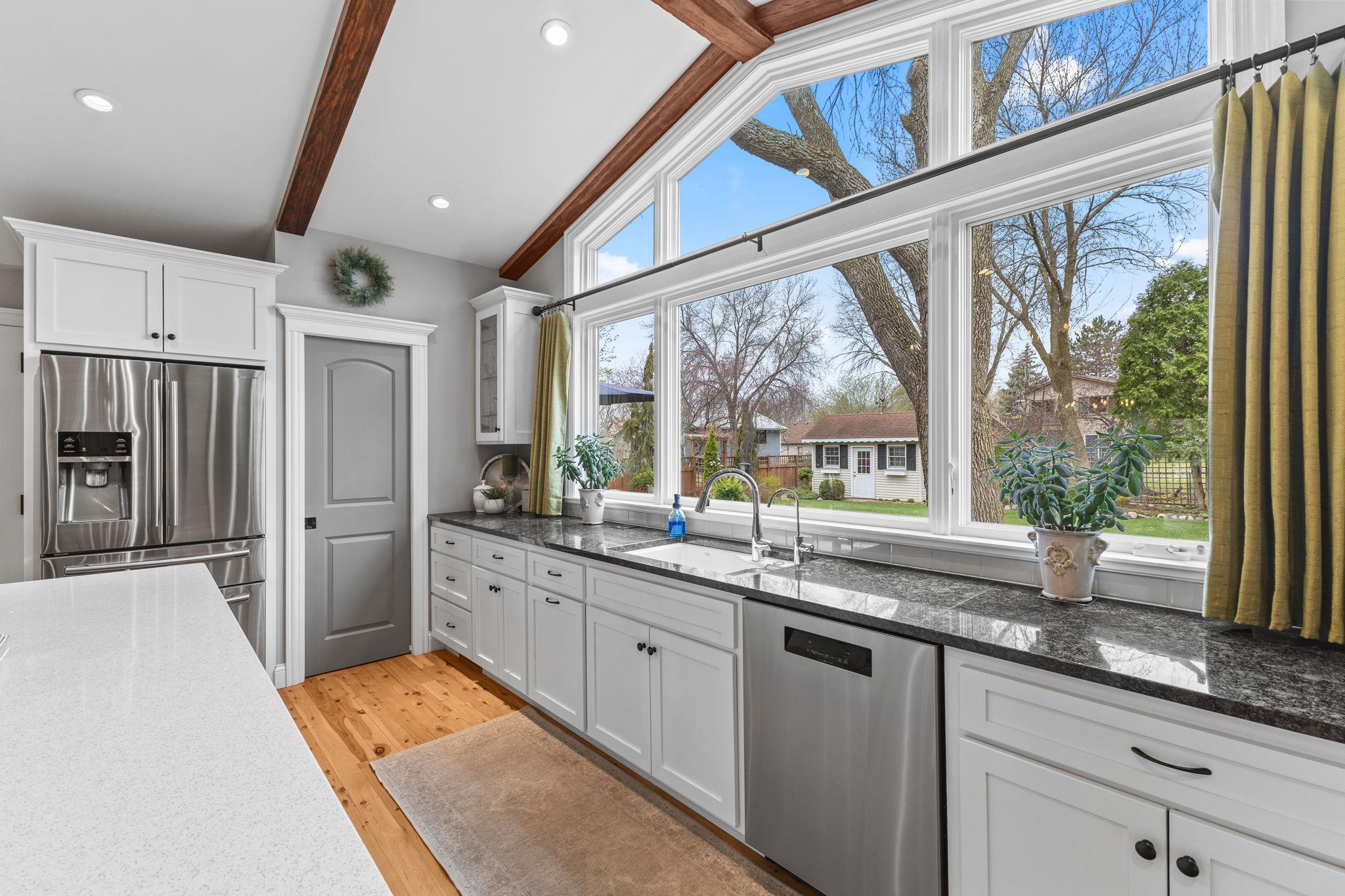 9125 Kingsview Lane, Maple Grove, Minnesota image 13