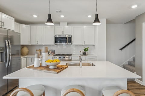 Townhouse For Sale - 5345 Long Pointe Pass<br/> Washington County, Woodbury, MN 55129