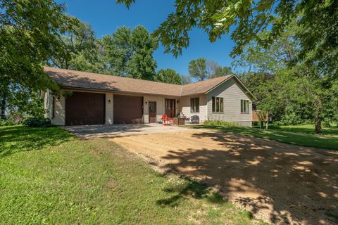 Homes For Sale - 22346 302nd Street<br/> Belle Plaine, MN 56011