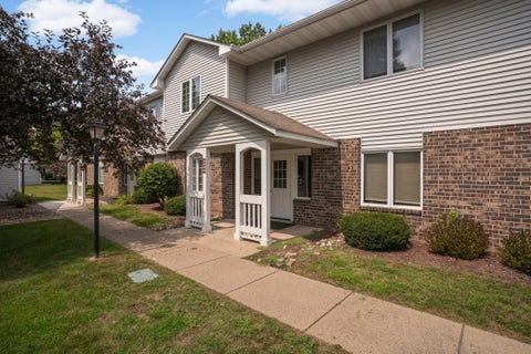 Condo For Sale - 3575 Blue Jay Way<br/> Eagan, MN 55123