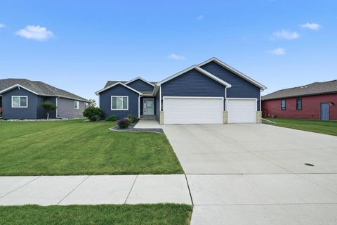 Homes For Sale - 2829 14th Street<br/> West Fargo, ND 58078