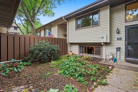 Townhouse For Sale - 181 River Woods Lane<br/> Burnsville, MN 55337