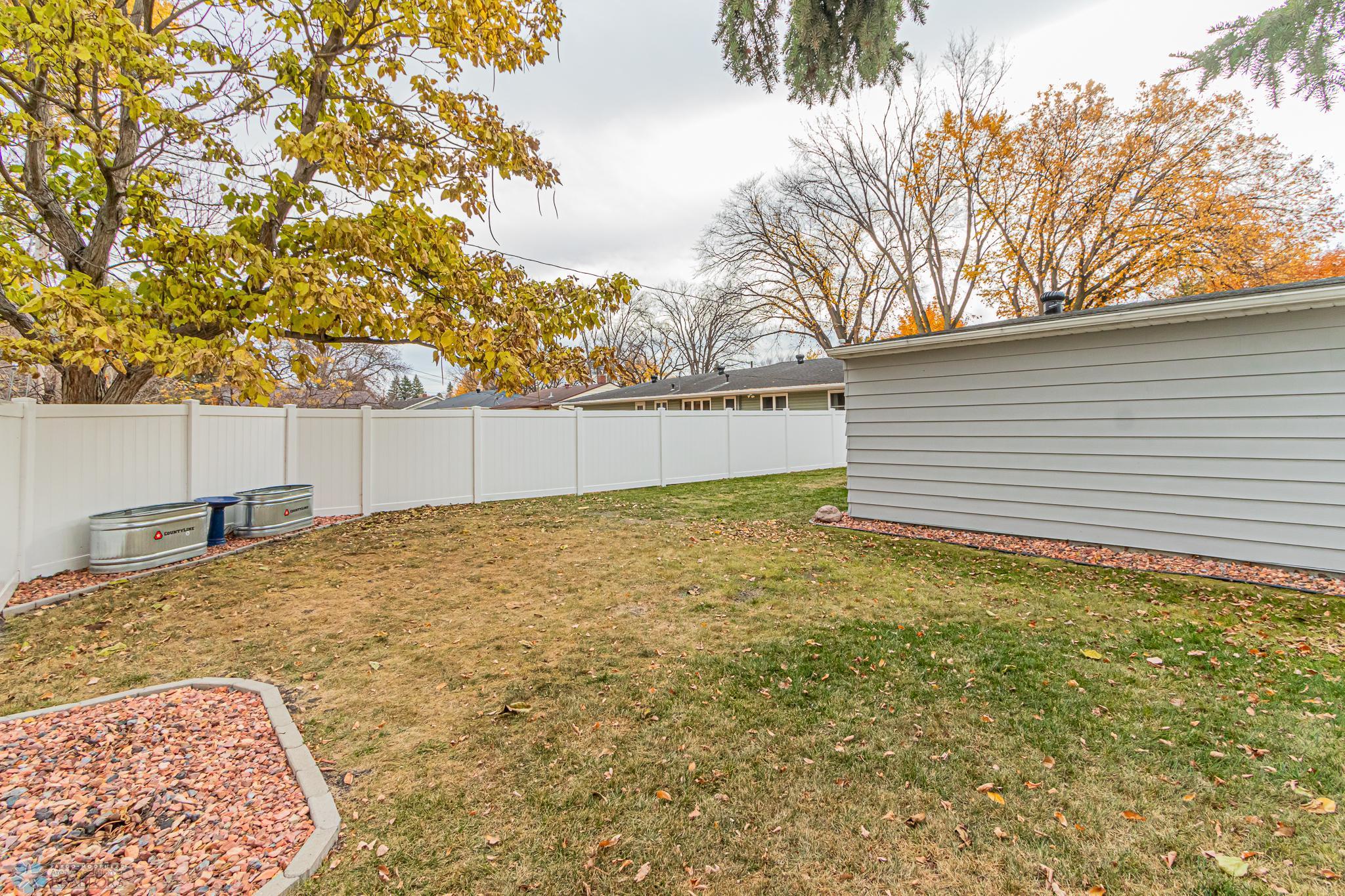 Moorhead, Minnesota 56560, United States, 3 Bedrooms Bedrooms, ,1 BathroomBathrooms,Residential,Pending,2374