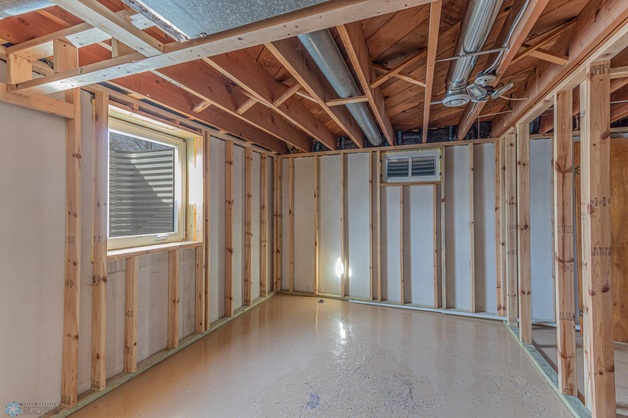 Moorhead, Minnesota 56560, United States, 3 Bedrooms Bedrooms, ,1 BathroomBathrooms,Residential,Pending,2374