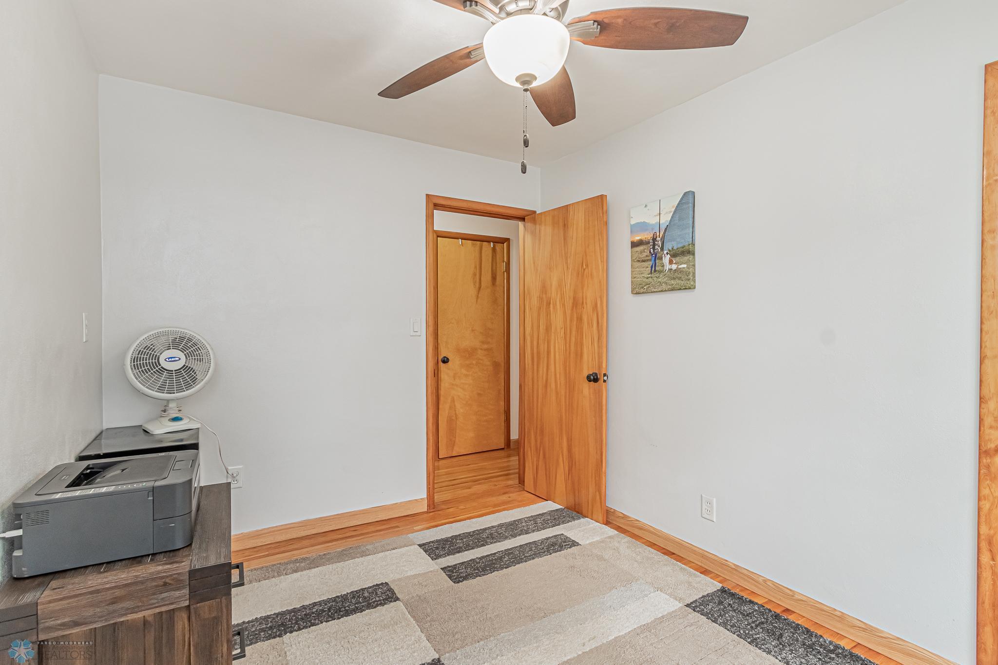 Moorhead, Minnesota 56560, United States, 3 Bedrooms Bedrooms, ,1 BathroomBathrooms,Residential,Pending,2374