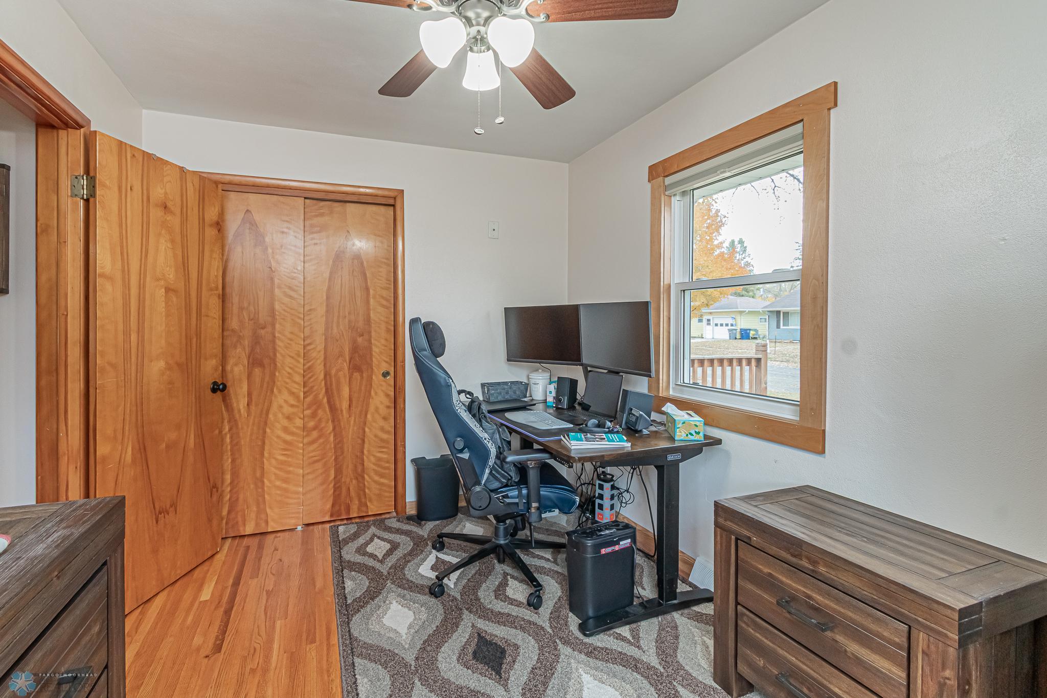 Moorhead, Minnesota 56560, United States, 3 Bedrooms Bedrooms, ,1 BathroomBathrooms,Residential,Pending,2374