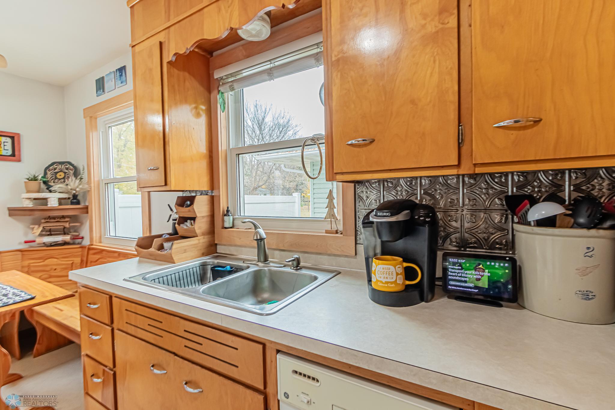 Moorhead, Minnesota 56560, United States, 3 Bedrooms Bedrooms, ,1 BathroomBathrooms,Residential,Pending,2374