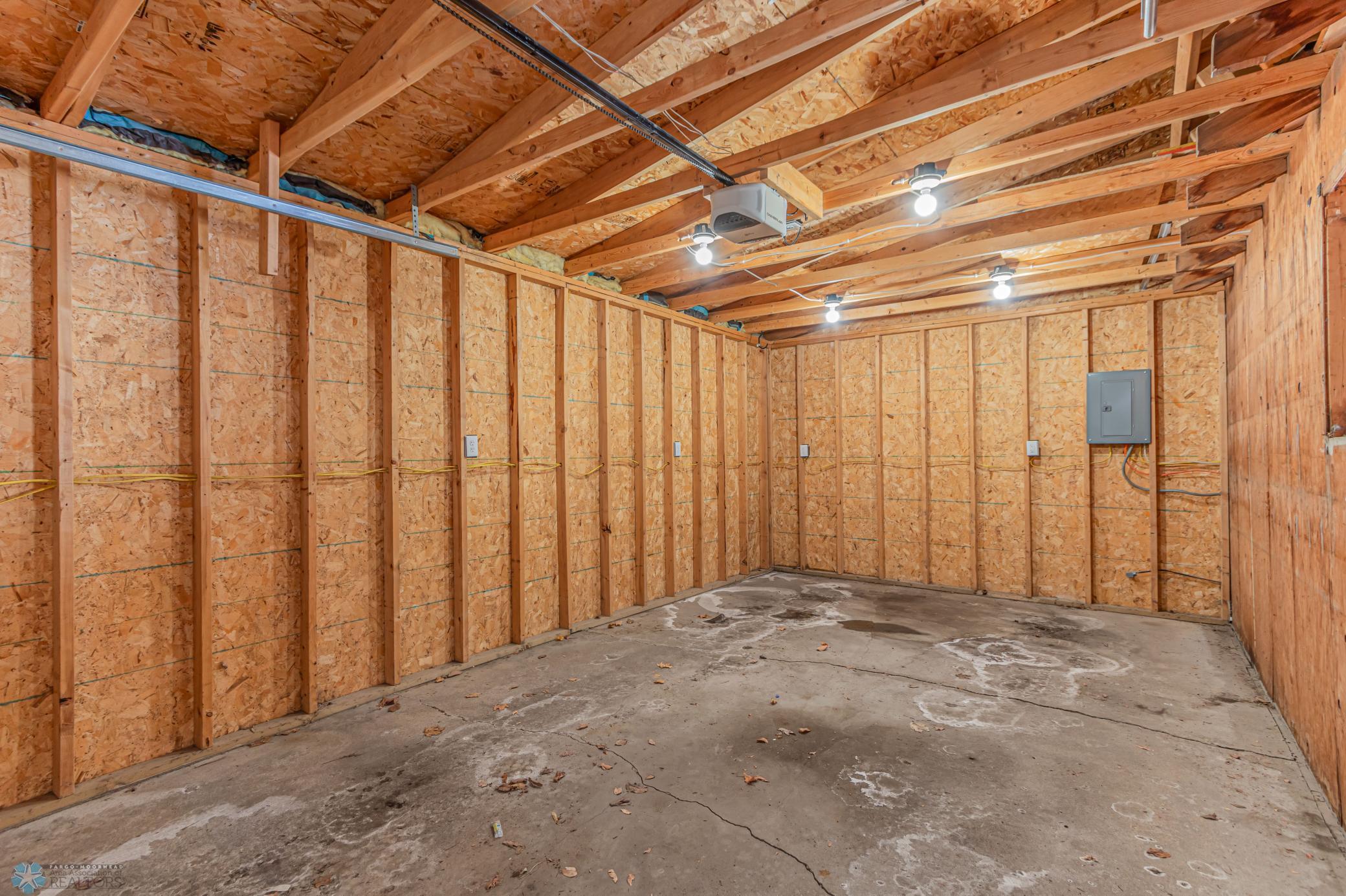 Moorhead, Minnesota 56560, United States, 3 Bedrooms Bedrooms, ,1 BathroomBathrooms,Residential,Pending,2374