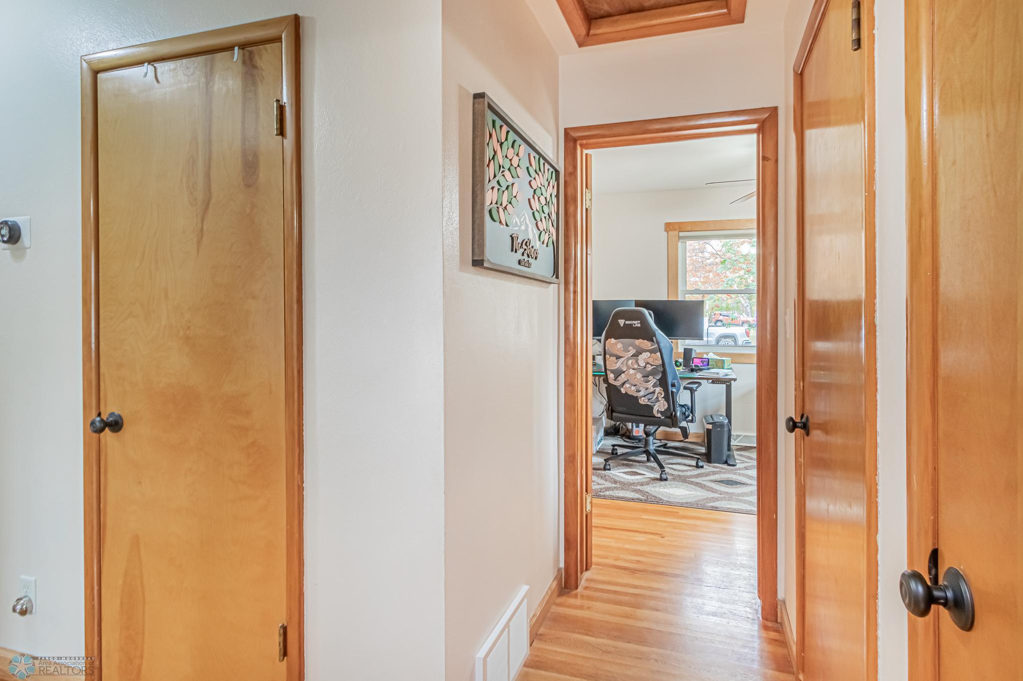 Moorhead, Minnesota 56560, United States, 3 Bedrooms Bedrooms, ,1 BathroomBathrooms,Residential,Pending,2374