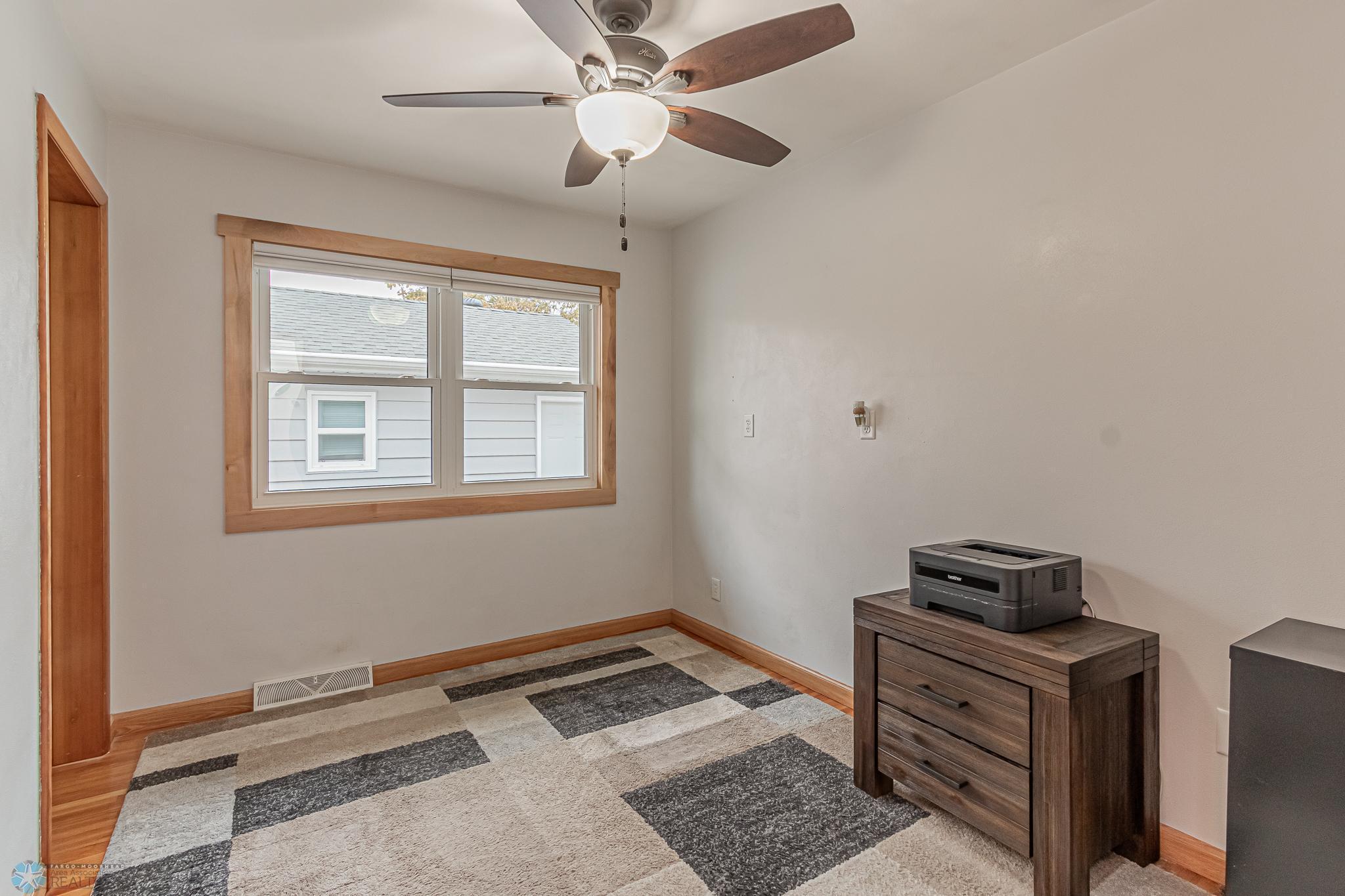 Moorhead, Minnesota 56560, United States, 3 Bedrooms Bedrooms, ,1 BathroomBathrooms,Residential,Pending,2374