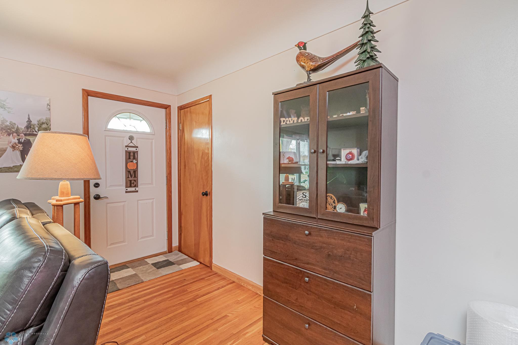 Moorhead, Minnesota 56560, United States, 3 Bedrooms Bedrooms, ,1 BathroomBathrooms,Residential,Pending,2374