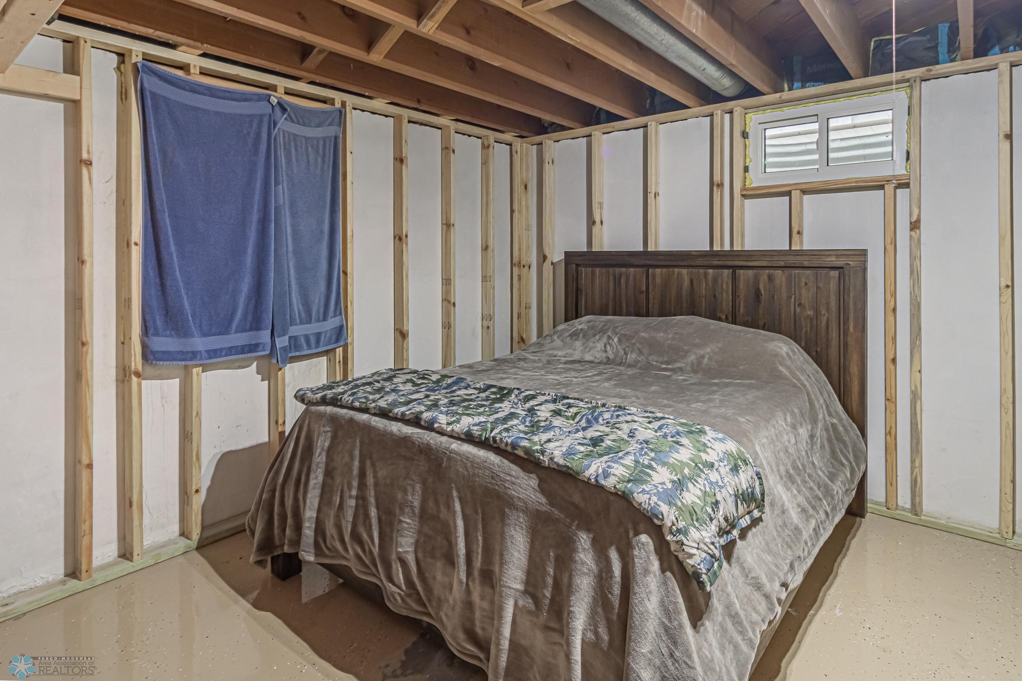 Moorhead, Minnesota 56560, United States, 3 Bedrooms Bedrooms, ,1 BathroomBathrooms,Residential,Pending,2374