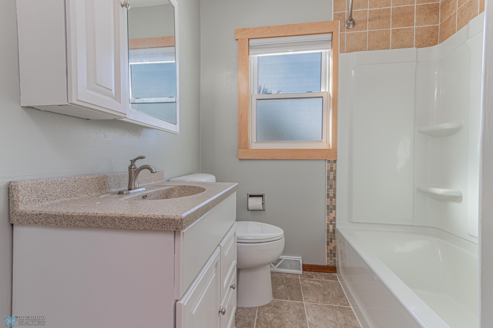 Moorhead, Minnesota 56560, United States, 3 Bedrooms Bedrooms, ,1 BathroomBathrooms,Residential,Pending,2374