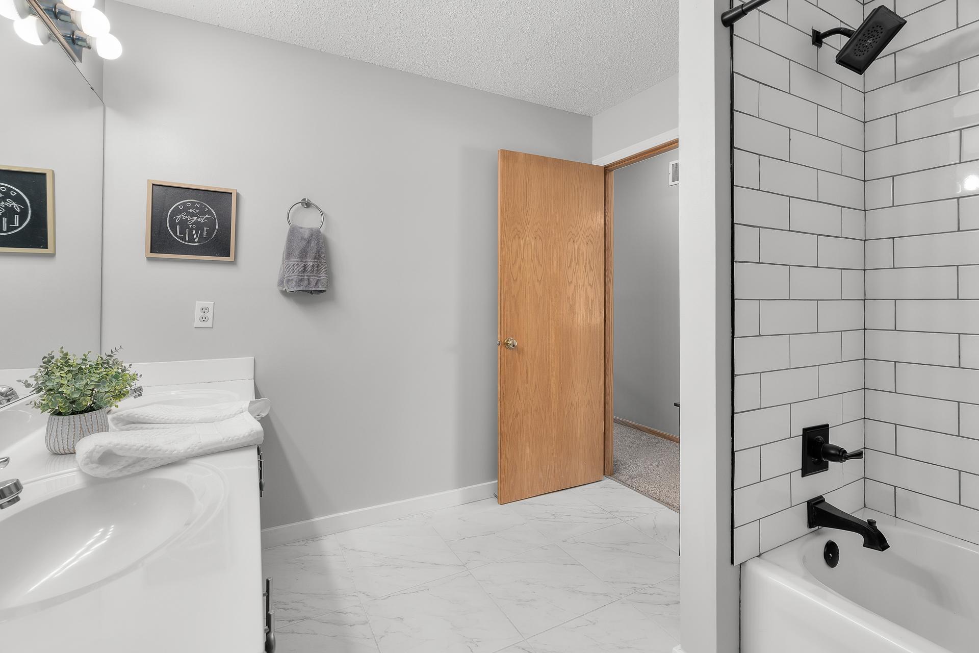 465 Hickory Lane, Saint Paul, Minnesota image 24