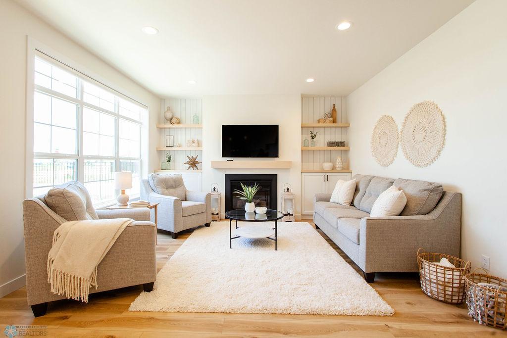 West Fargo, North Dakota 58078, United States, 3 Bedrooms Bedrooms, ,3 BathroomsBathrooms,Residential,Active,201187