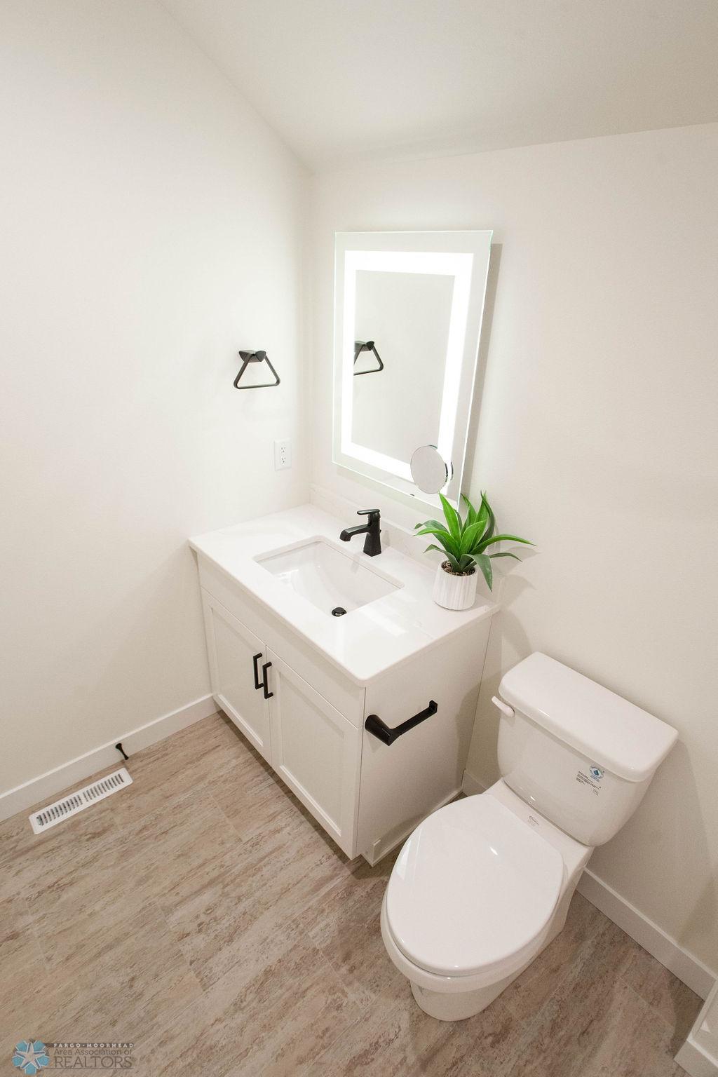 West Fargo, North Dakota 58078, United States, 3 Bedrooms Bedrooms, ,3 BathroomsBathrooms,Residential,Active,201187