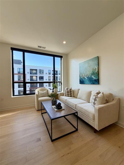 Condo For Sale - 3104 W Lake Street<br/> Minneapolis, MN 55416
