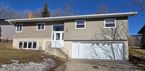 Homes For Sale - 321 15th Street<br/> Barnes County, Valley City, ND 58072