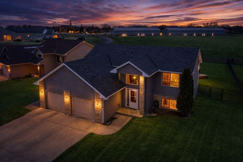 Homes For Sale - 818 Cologne Lane<br/> Waverly, MN 55390