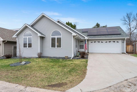 Townhouse For Sale - 420 Village Court<br/> Isanti County, Cambridge, MN 55008