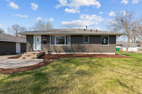 Homes For Sale - 6400 73rd Avenue<br/> Minneapolis, MN 55428