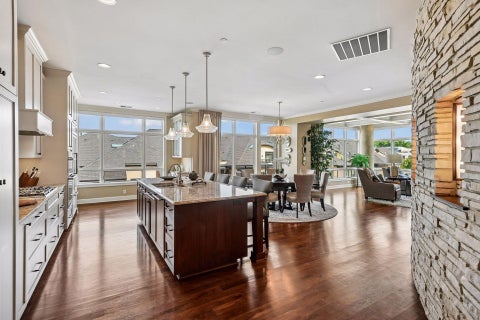 Condo For Sale - 875 Lake Street<br/> Wayzata, MN 55391