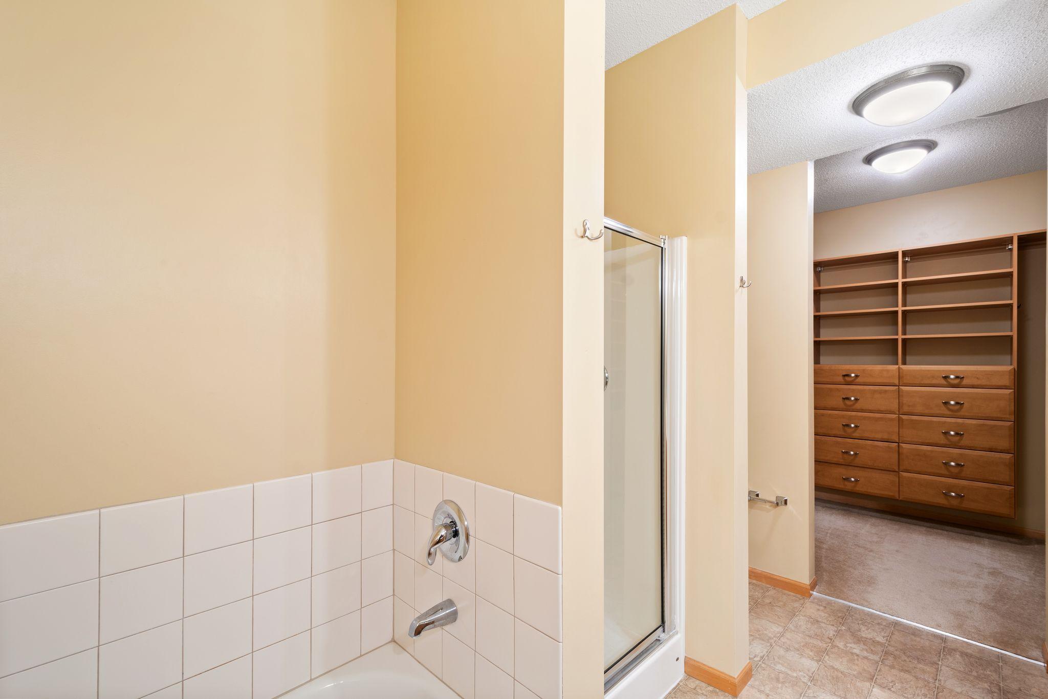 150 E Burnsville Parkway #304, Burnsville, Minnesota image 17
