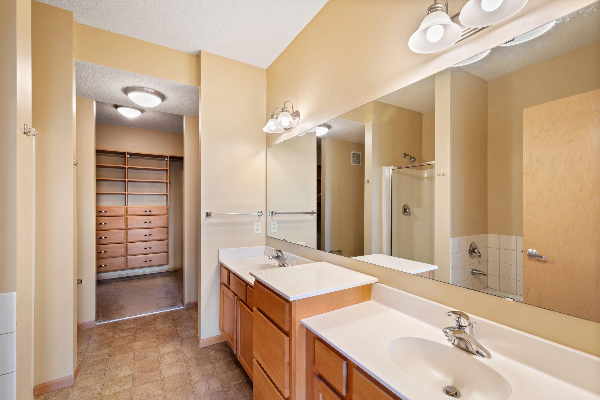 150 E Burnsville Parkway #304, Burnsville, Minnesota image 16