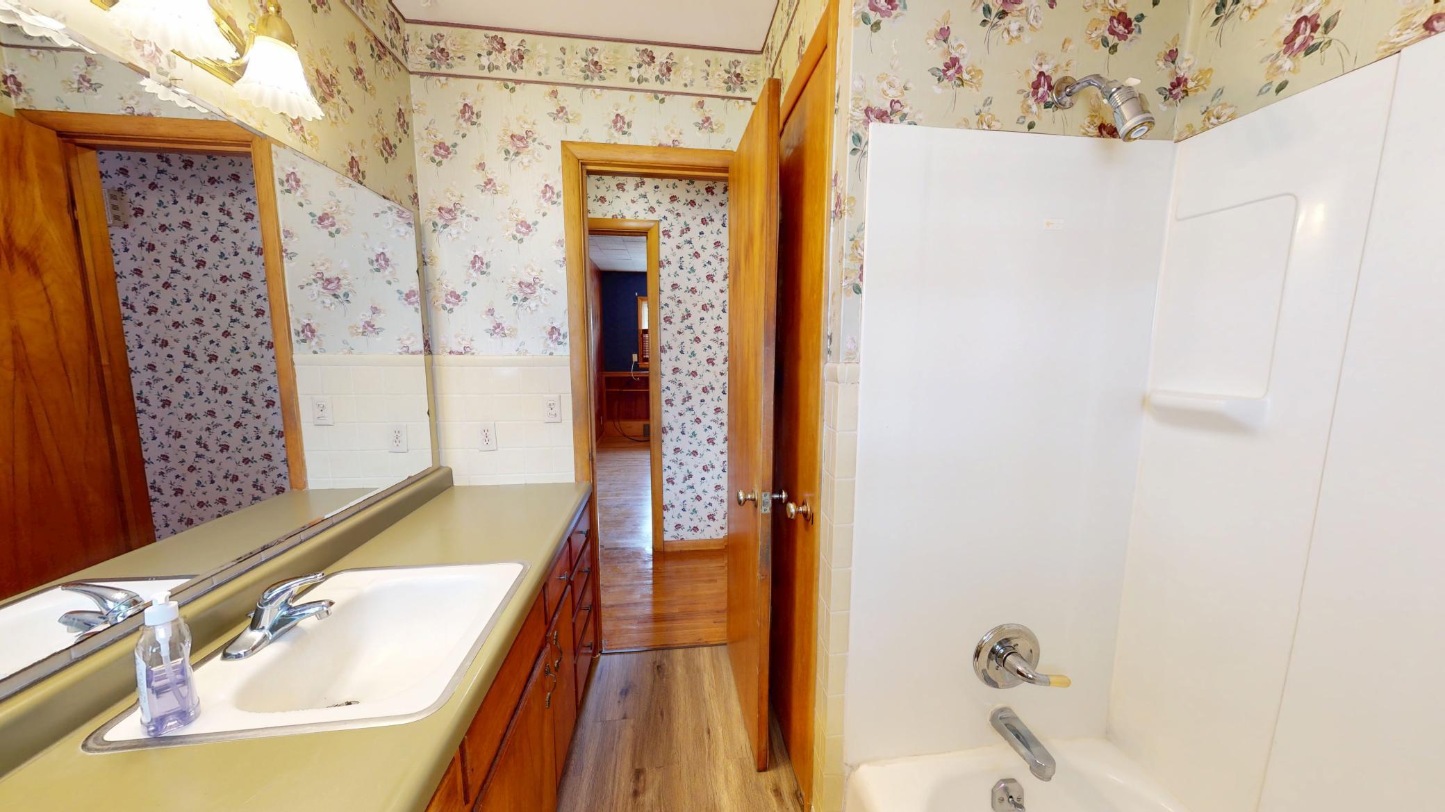 219 E Richway Drive, Albert Lea, Minnesota image 22