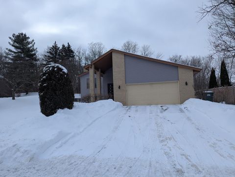 Homes For Sale - 1632 Sherwood Way<br/> Dakota County, Saint Paul, MN 55122