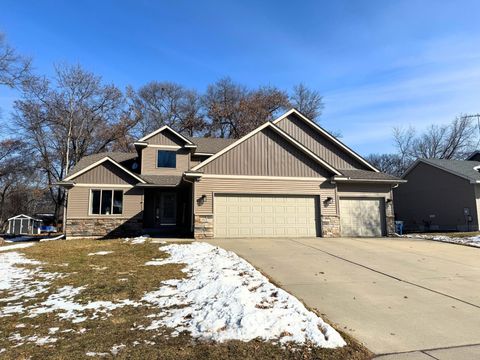 Homes For Sale - 143 Frontier Court<br/> Benton County, Sauk Rapids, MN 56379