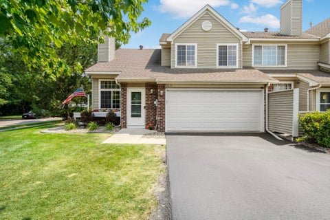 Townhouse For Sale - 8771 Branson Drive<br/> Inver Grove Heights, MN 55076